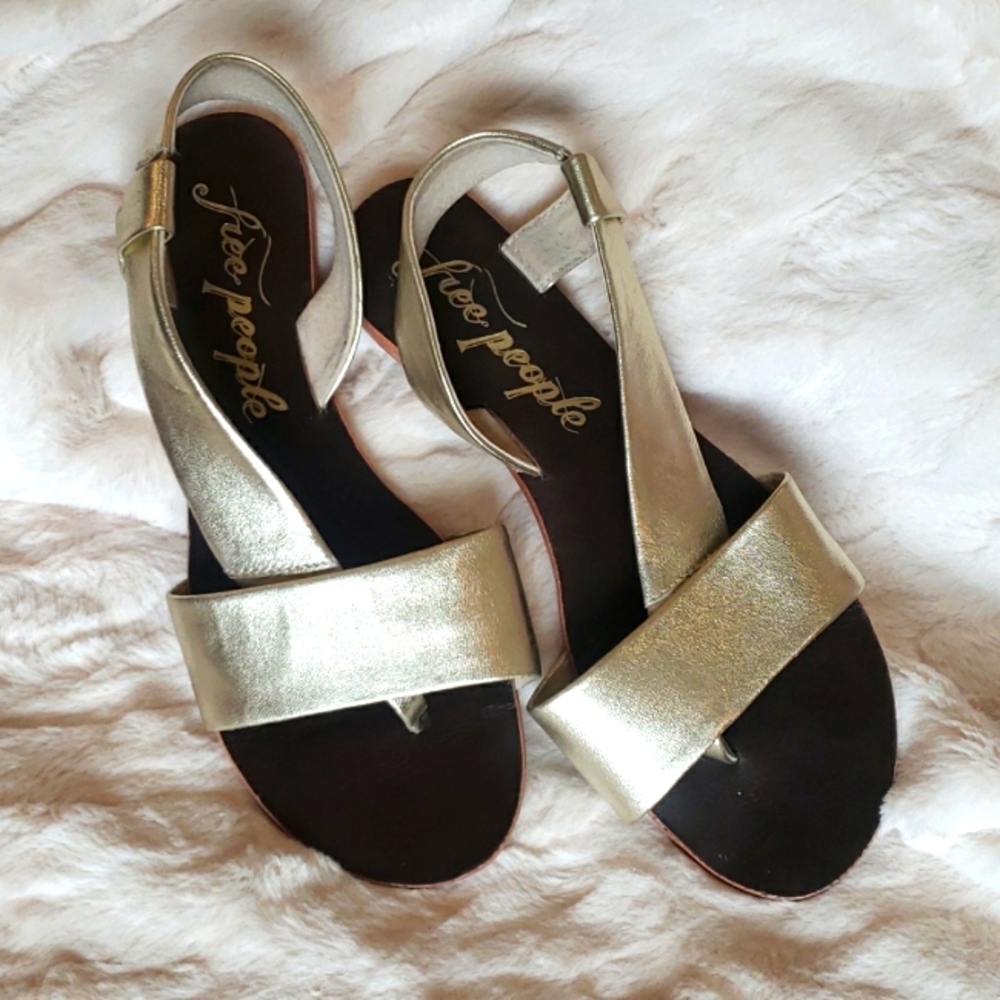 Free People Gold sandels